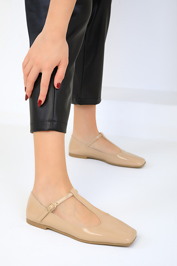 Dámske balerínky z hnedej lakovanej kože 18942 - 3