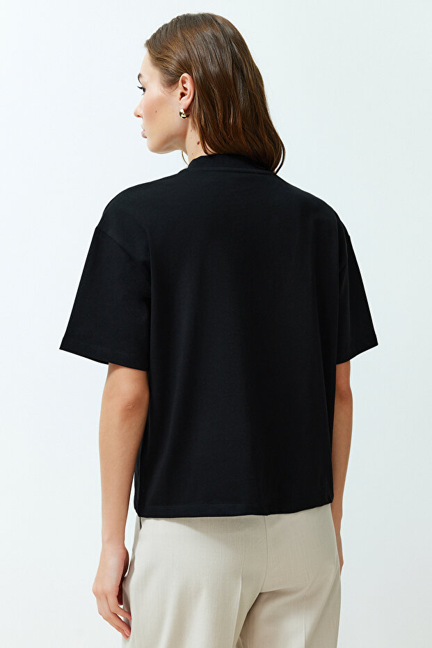 Siyah %100 Kalın Pamuklu Dik Yaka Truvakar Kol Örme T-Shirt TWOSS24TS00074 - 6