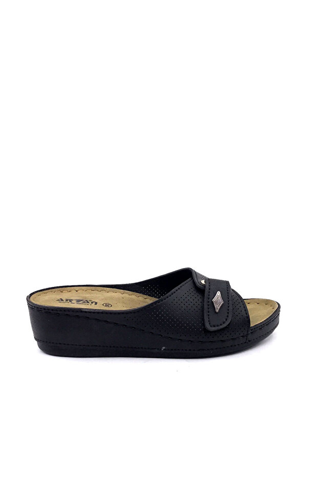 09-701 Black Women's Wedge Heel Slippers