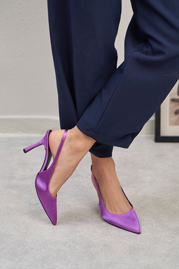 Dámské boty na podpatku se saténovým páskem Mendy Plum se špičatou špičkou - 1