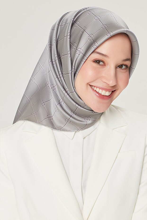 وشاح حريري 8555d - موديل سورا