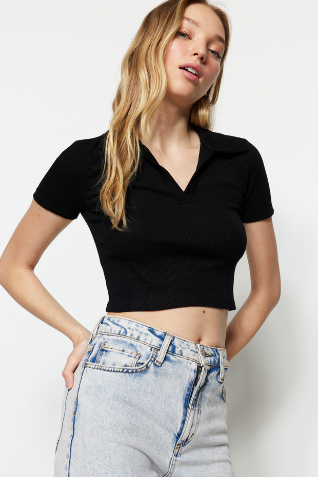 Siyah Fitted/Vücuda Oturan Crop Polo Yaka Fitilli Esnek Örme Bluz TWOSS21BZ0038 - 2