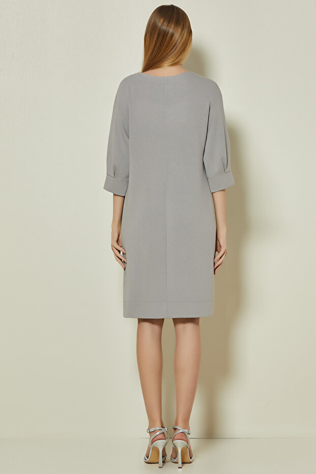 Taş Detaylı Gri Örme Elbise - 2