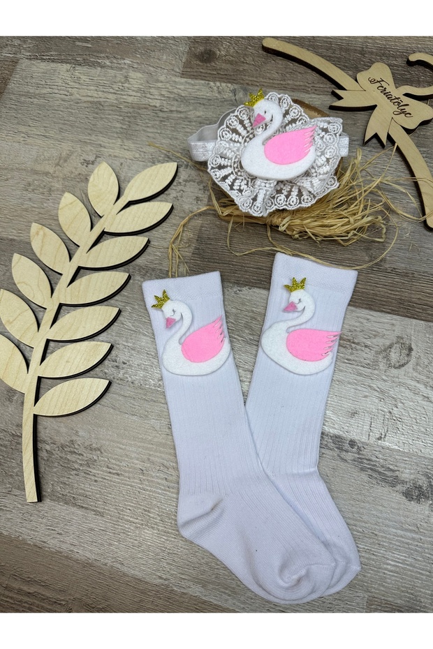 Swan figured white lace headband and white swan figured baby knee socks