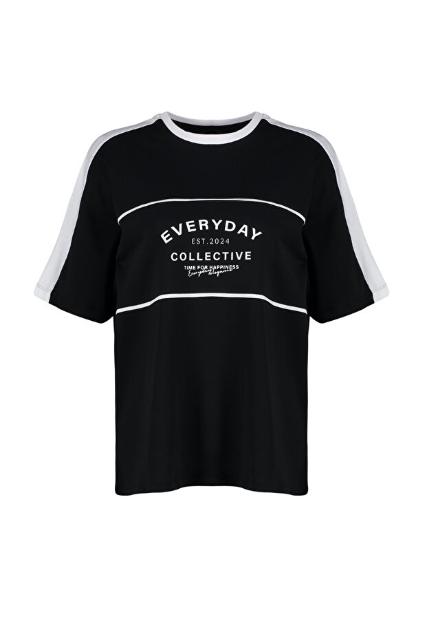 Siyah %100 Kalın Pamuklu Renk Bloklu Sloganlı Oversize/Geniş Kalıp Örme T-Shirt TWOSS24TS00132 - 7