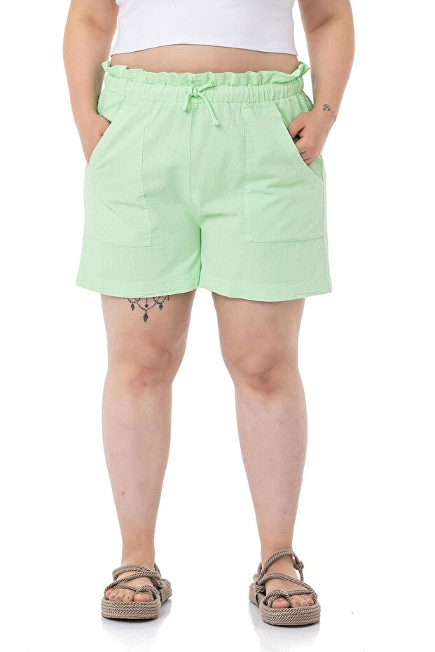 Plus Size Piece Painted Pockets Elastic Waist and Rope Drawstring Relaxed Fit Green Shorts - 2