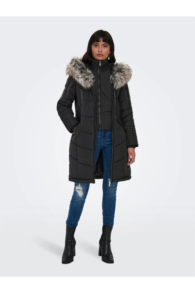 Only women's 15295396 black coat