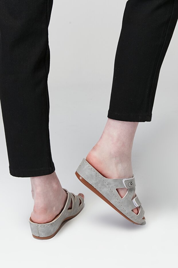 Women's Gray Color Daily Summer Slippers