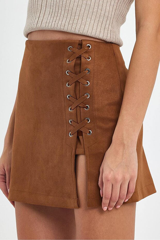 تنورة من جلد الغزال مع إكسسوارات حبل - 3