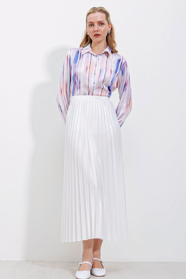 8009 تنورة جلدية بطيات - أبيض