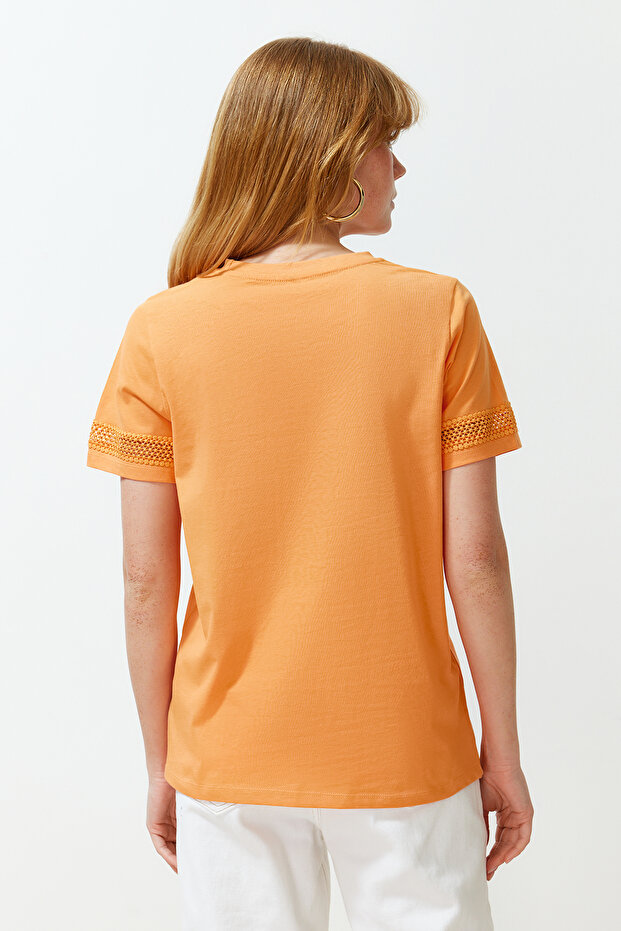 Turuncu Kalın Pamuklu Aksesuar Detaylı Basic/Regular Kalıp Örme T-Shirt TWOSS24TS00048 - 6