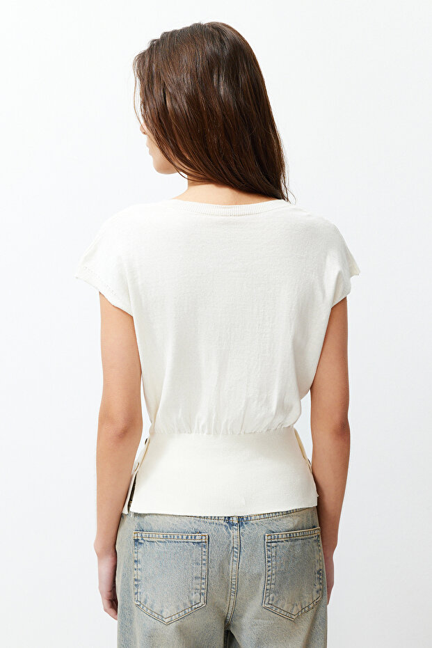 Ekru Pamuklu T-Shirt Görünümlü Triko Bluz TWOSS24BZ00266 - 6