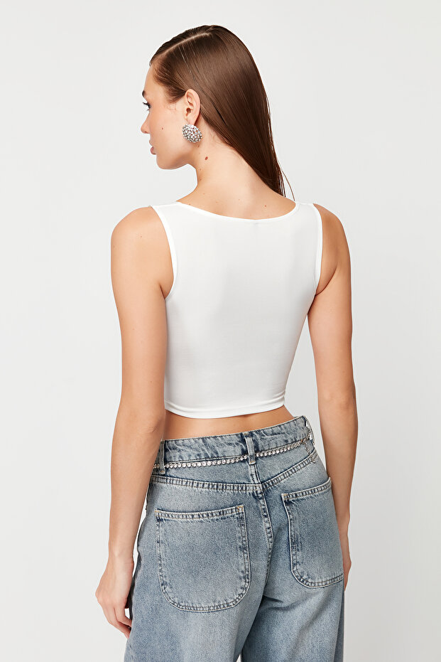 Beyaz Crop Pencere/Cut Out Detaylı Örme Bluz TPRSS24BZ00029 - 14