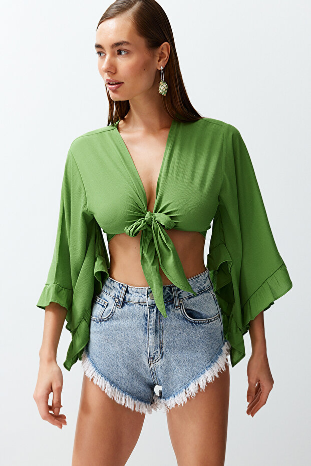 Yeşil Dokuma Volanlı Plaj Crop Bluz TBESS19BB0095 - 2