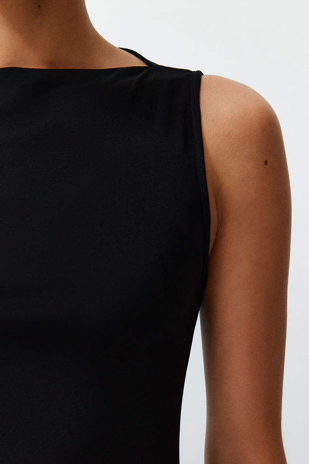 Siyah Bodycone Sıfır Kol Yırtmaçlı Fırfır Detaylı Esnek Kalın Sandy Maxi Kalem Elbise TWOSS24EL00688 - 5