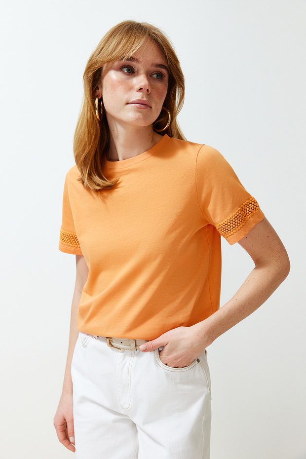 Turuncu Kalın Pamuklu Aksesuar Detaylı Basic/Regular Kalıp Örme T-Shirt TWOSS24TS00048 - 1