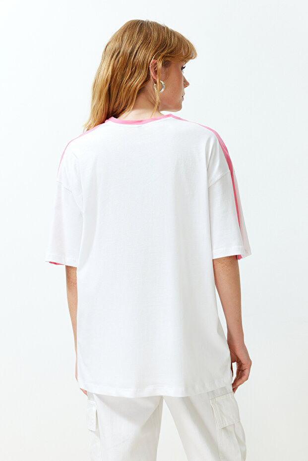 Beyaz %100 Kalın Pamuklu Renk Bloklu Sloganlı Oversize/Geniş Kalıp Örme T-Shirt TWOSS24TS00132 - 6