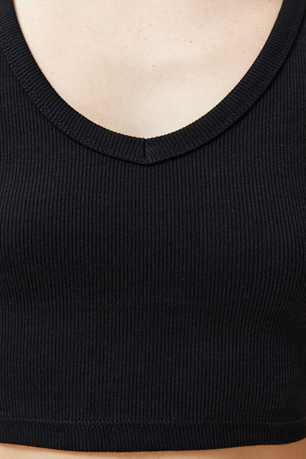 Siyah Fitilli V Yaka Süper Crop Esnek Örme Atlet TWOSS24AL00029 - 6