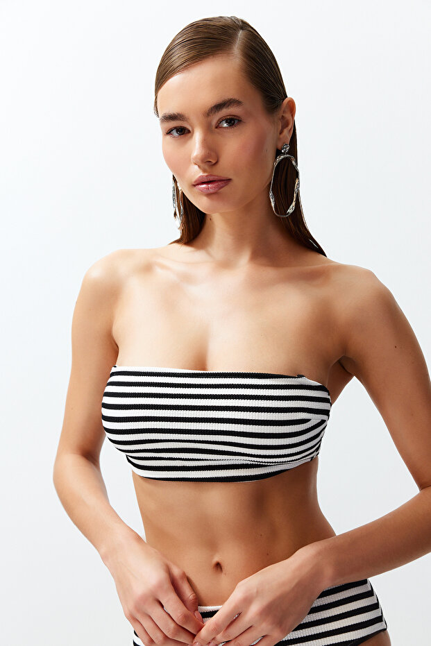 Çizgili Straplez Kaplı Bikini Üstü TBESS24BU00152 - 3