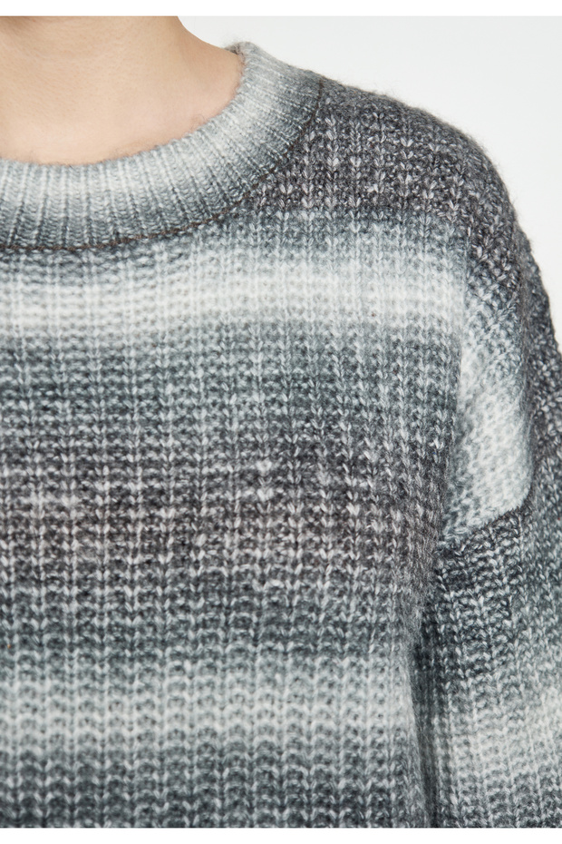 Knitted pullover - 3