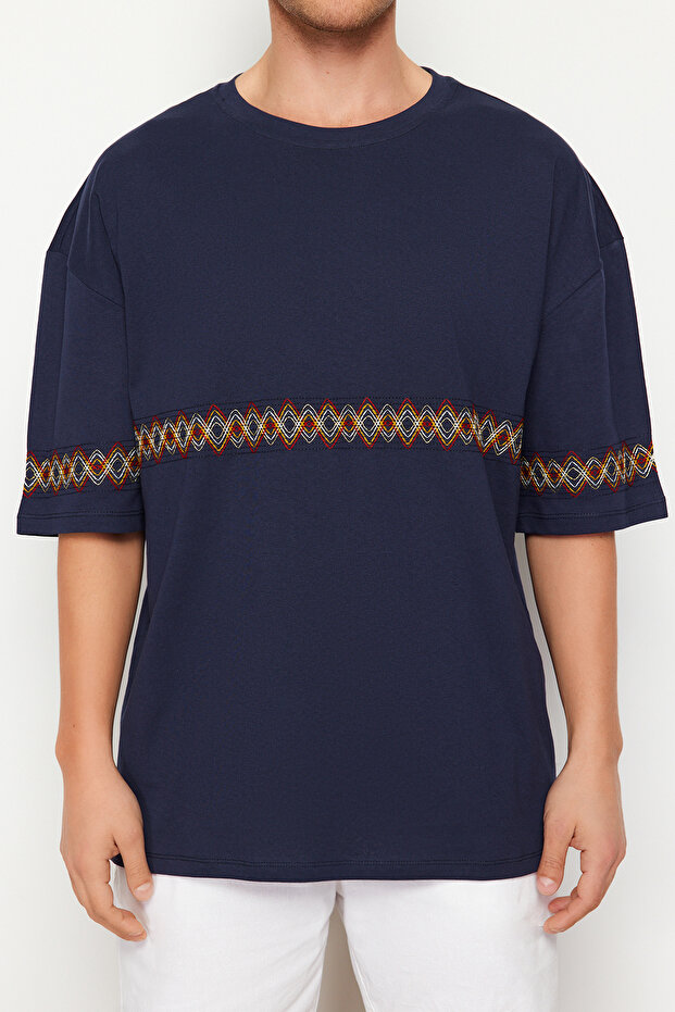 Lacivert Oversize/Geniş Kesim İşlemeli %100 Pamuk T-Shirt TMNSS21TS1889 - 5