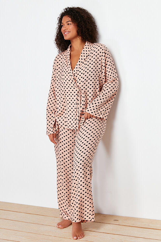 More Sustainable Pudra Puantiye Desenli Kruvaze Yaka Dokuma Pijama Takımı TBBAW24AI00027 - 3