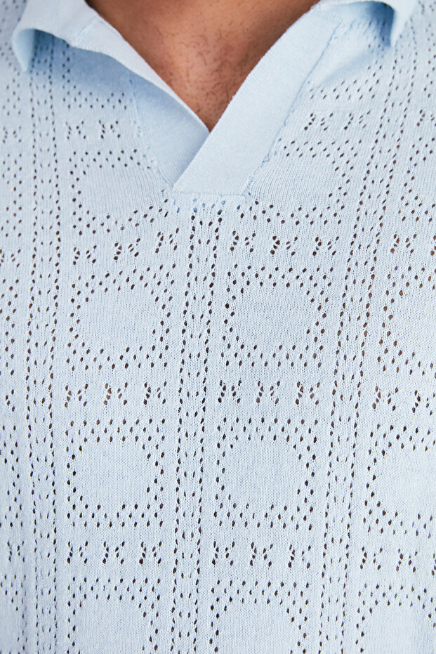 Limitowana edycja jasnoniebieskiej, regularnej, bawełnianej, ażurowej dzianiny polo z kołnierzykiem Tmnss24Po00007 - 5