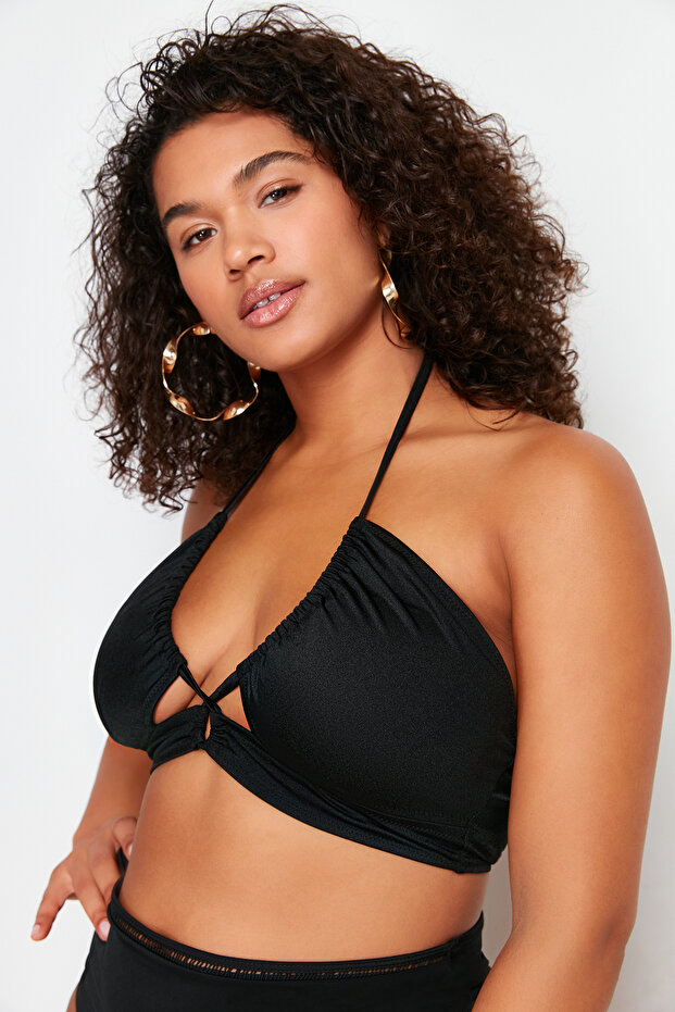 Siyah Boyundan Bağlama Detaylı Büyük Beden Bikini Üstü TBBSS24CT00000 - 2