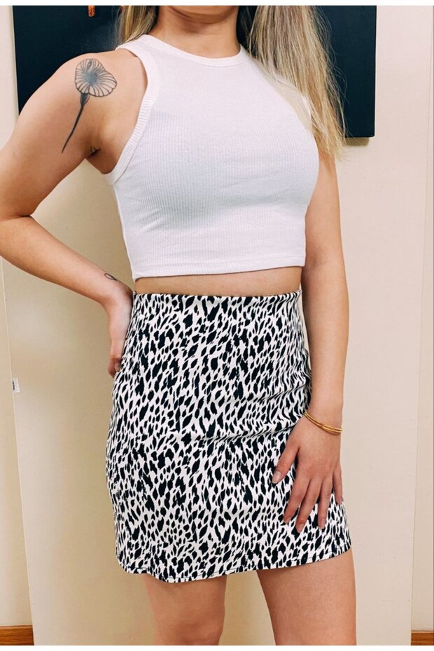 Black-White, Patterned, Elastic Waist Mini Denim Skirt