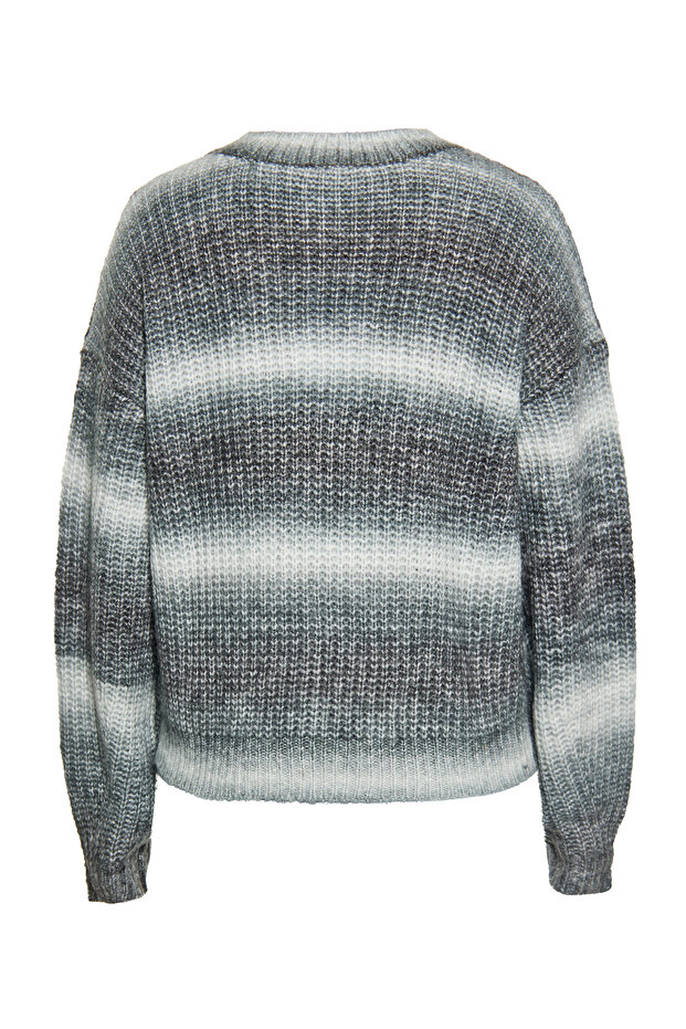 Knitted pullover - 2