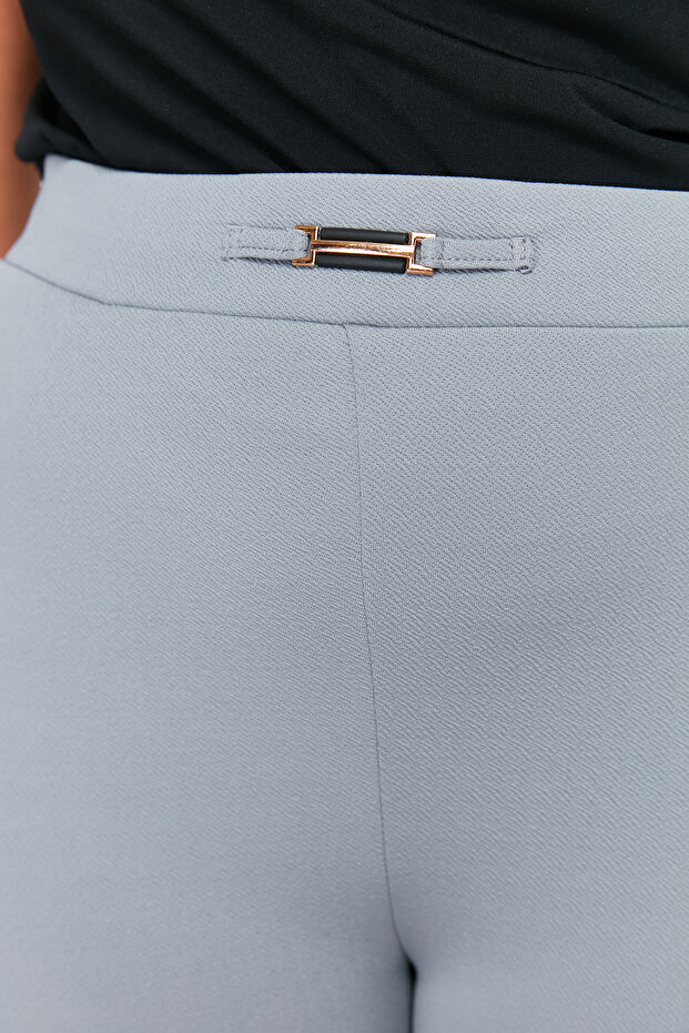 Gri Cigarette Aksesuar Detaylı Örme Pantolon TBBSS24AR00023 - 5