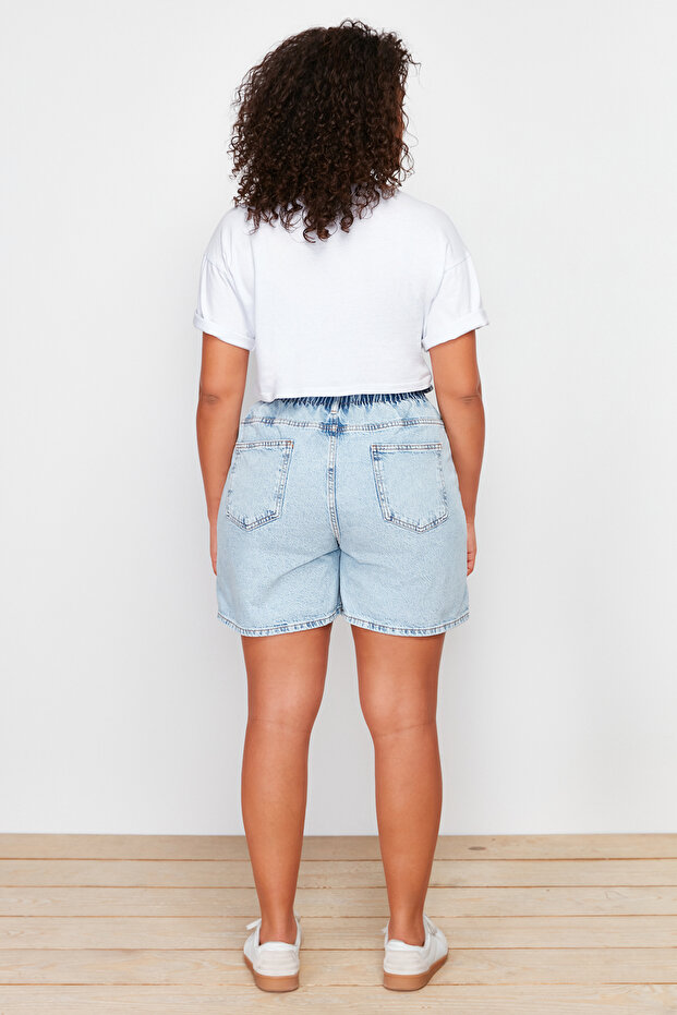 Açık Mavi Lastikli Yüksek Bel Geniş Kesim %100 Pamuk Büyük Beden Denim Şort TBBSS22JE00015 - 6