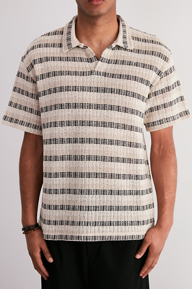 Ekru Oversize/Geniş Kesim Düşük Omuz Çizgili Polo Yaka T-shirt TMNSS24PO00023 - 4