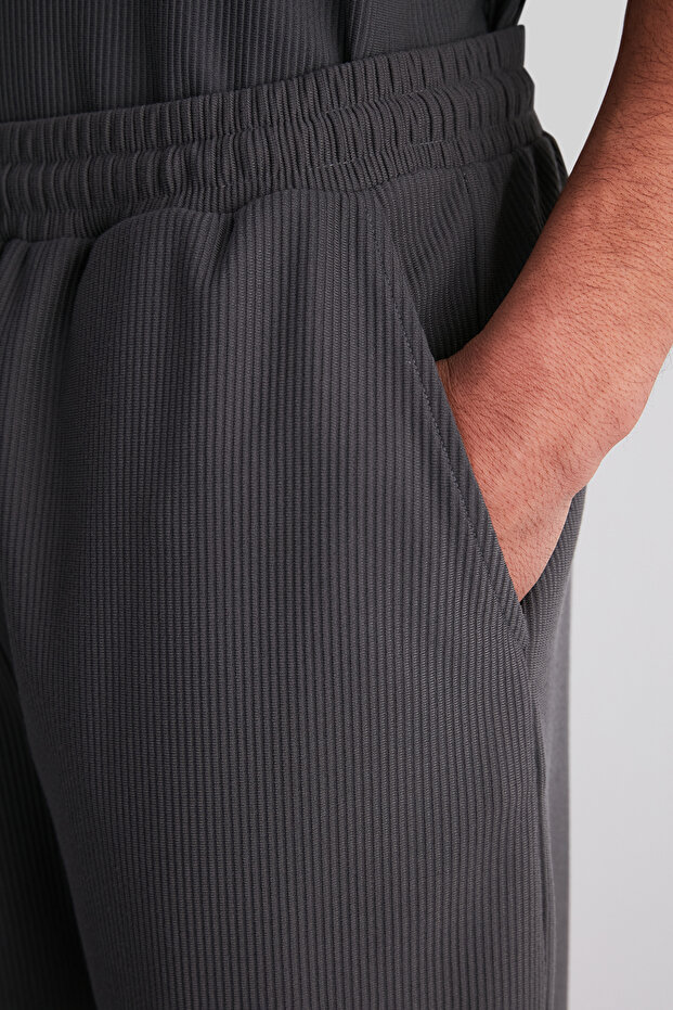 Füme Oversize/Geniş Kesim Dokulu Kırışmaz Ottoman Şort TMNSS24SR00037 - 5