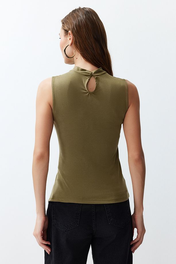 Yeşil More Sustainable Modal İçerikli Dik Yaka Büzgü ve Yırtmaç Detaylı Örme Bluz TWOSS24BZ00359 - 6