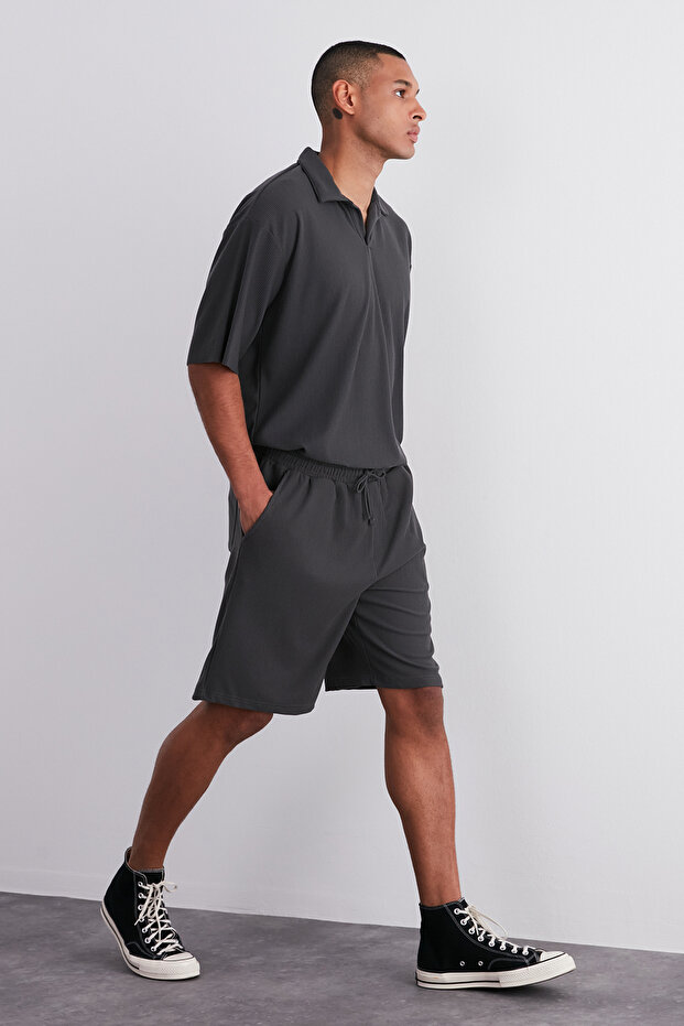 Füme Oversize/Geniş Kesim Dokulu Kırışmaz Ottoman Şort TMNSS24SR00037 - 3