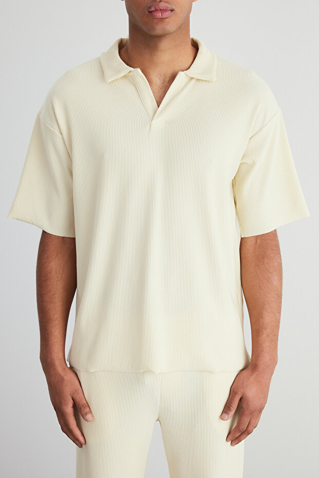 Ekru Oversize/Geniş Kesim Kırışmaz Ottoman Polo Yaka T-Shirt TMNSS23PO00020 - 4