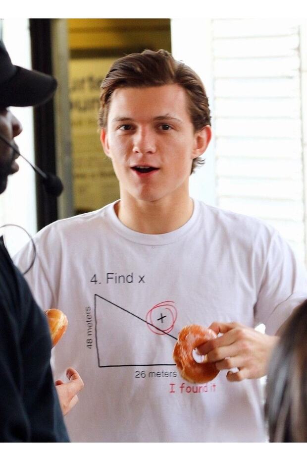 Unisex Marvel Spiderman Tom Holland Find X T-shirt