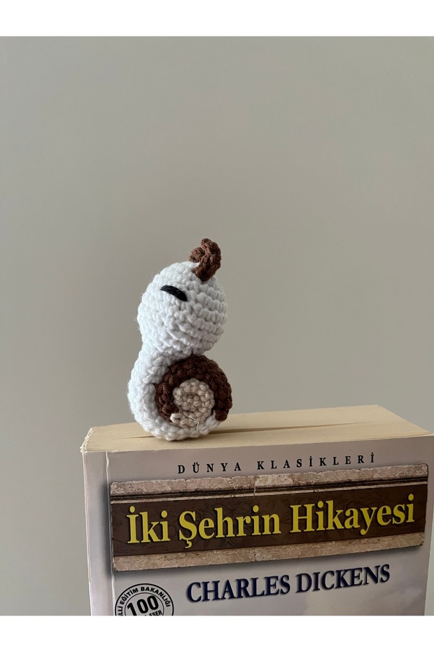 Cute Amigurumi Knitted Snail Bookmark
