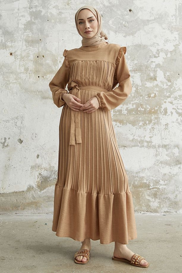 Omuzu Fırfır Piliseli Keten Elbise - Camel - 4