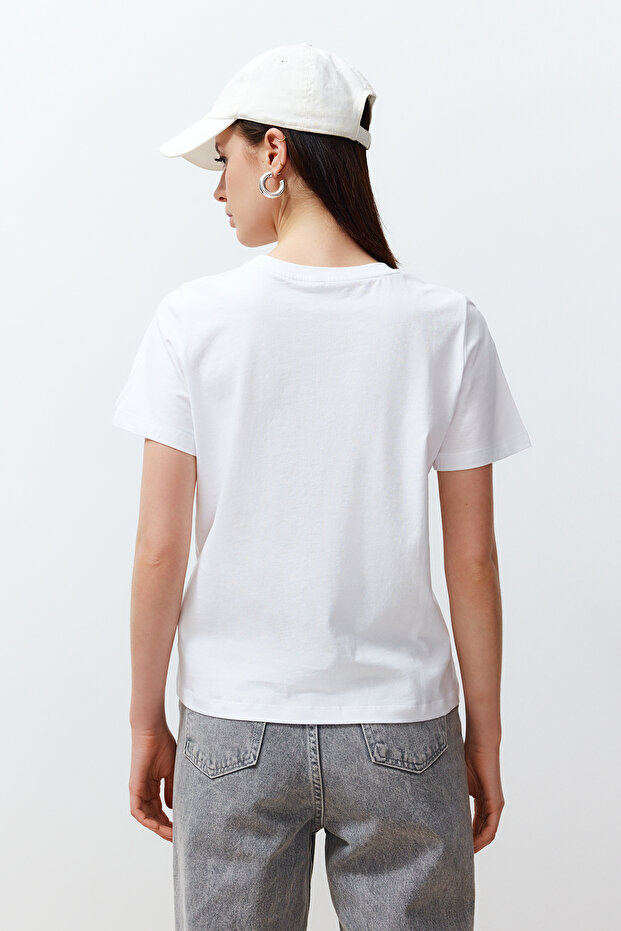 Beyaz %100 Pamuk Nakışlı Regular/Normal Kalıp Örme T-Shirt TWOSS24TS00160 - 6