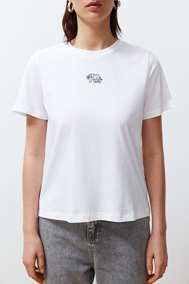 Beyaz %100 Pamuk Nakışlı Regular/Normal Kalıp Örme T-Shirt TWOSS24TS00160 - 4