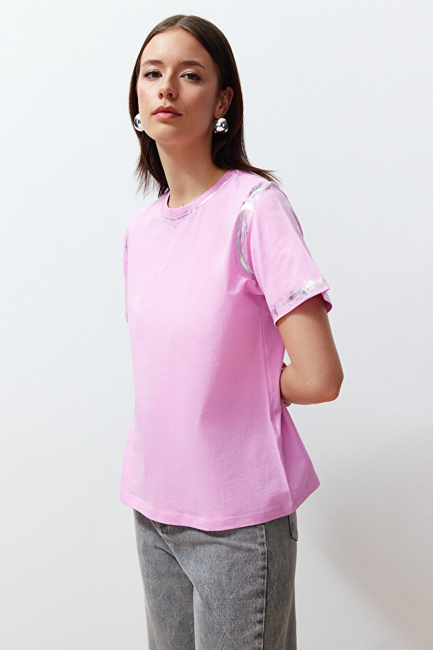 Pembe Varaklı Loose/Rahat Kalıp Örme T-Shirt TWOSS24TS00073 - 2