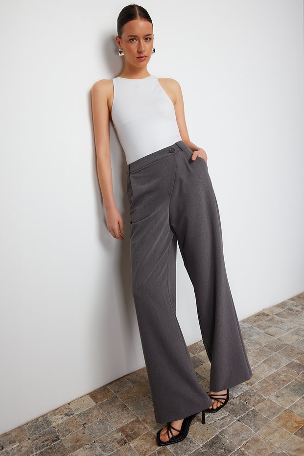 Gray Cross Closure Wide Leg/Wide Leg Woven Trousers TWOSS24PL00112