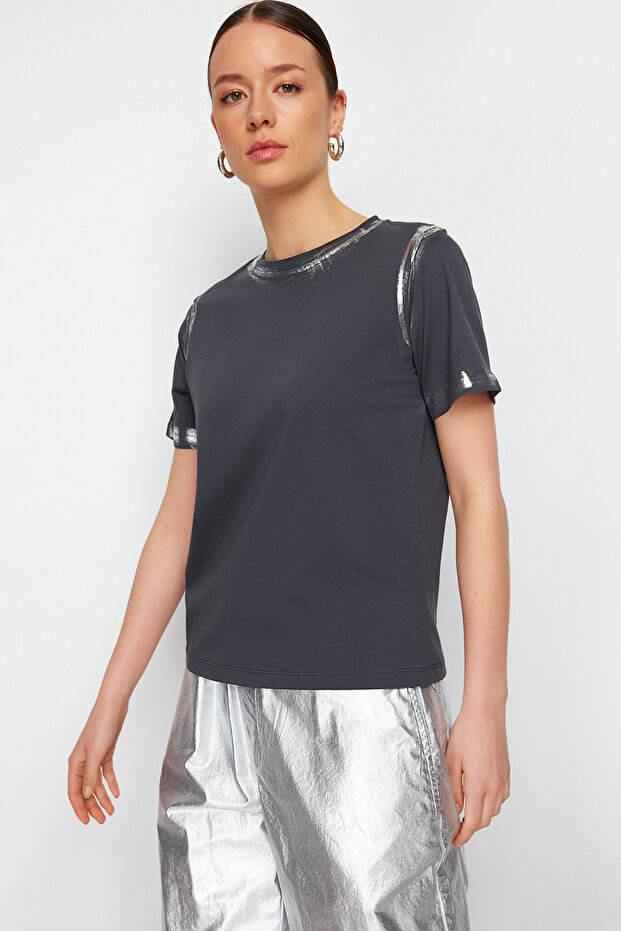 Antrasit Varaklı Loose/Rahat Kalıp Örme T-Shirt TWOSS24TS00073 - 1