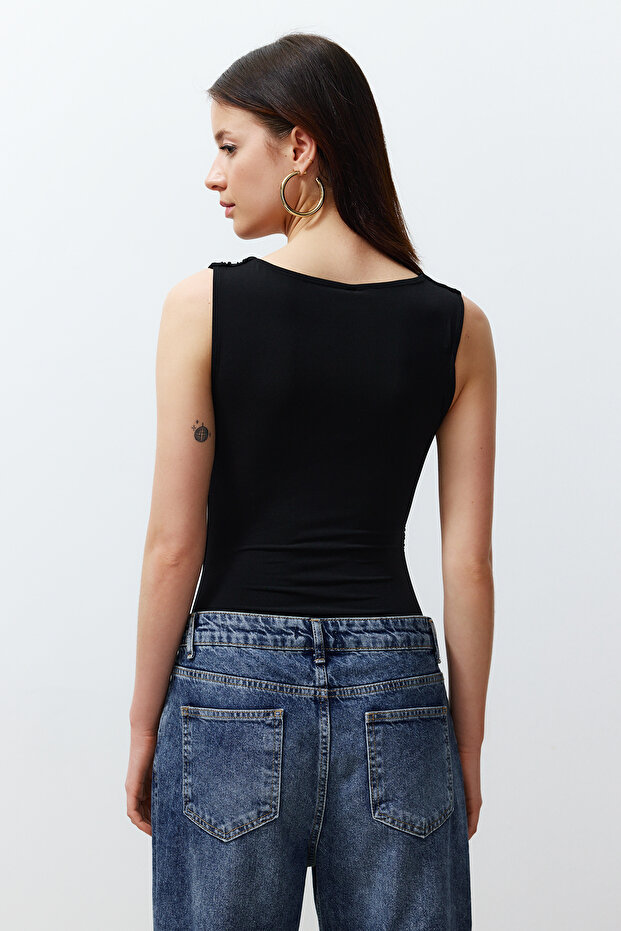 Siyah Büzgü Detaylı Kayık Yaka Esnek Çıtçıtlı Örme Body TWOSS24BD00020 - 6