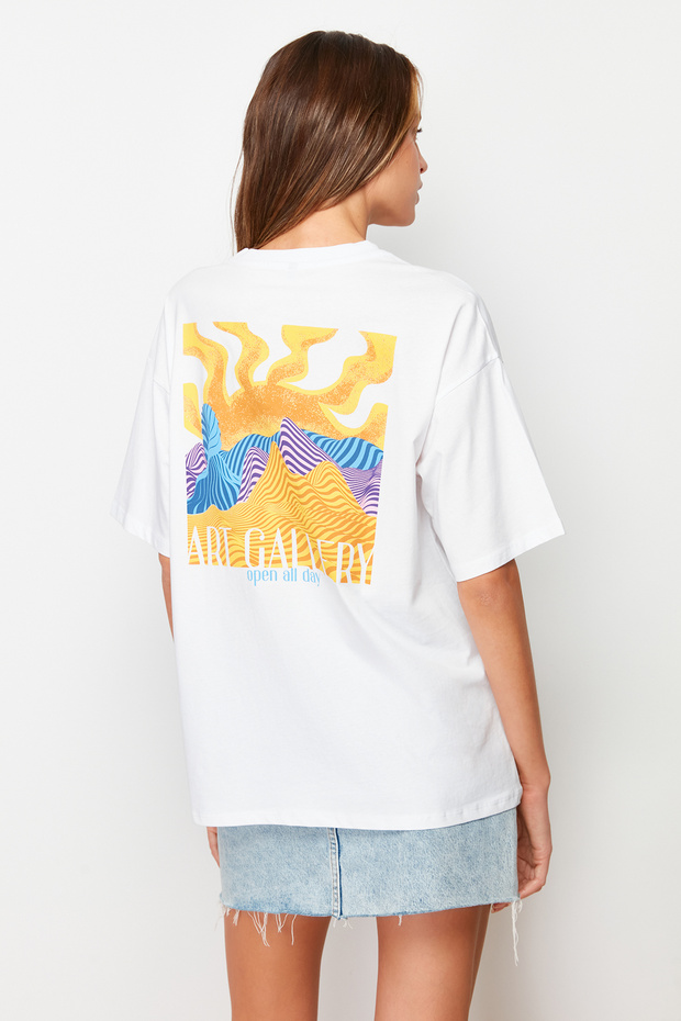 Beyaz %100 Pamuk Ön ve Arka Baskılı Boyfriend Fit Bisiklet Yaka Örme T-Shirt TWOSS23TS00057 - 6