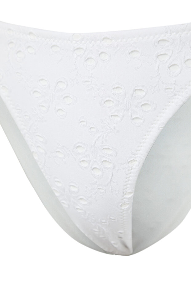Beyaz Dokulu Üçgen Bağlamalı Normal Bel Regular Bikini Takımı TBESS24BT00082 - 8