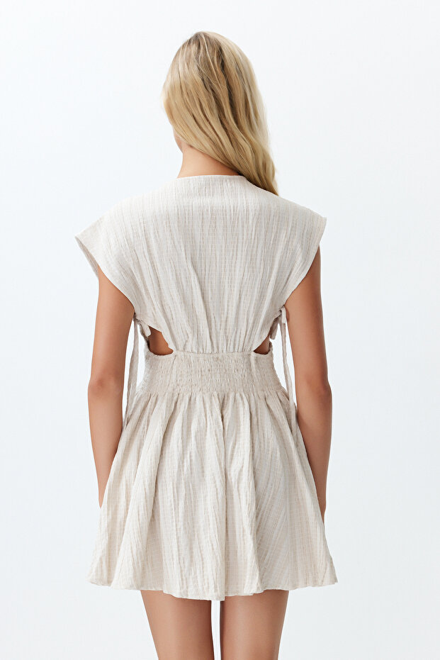 Plaj Giyim Ekru Dokuma Cut Out Detaylı Mini Elbise TBESS24EL00075 - 5