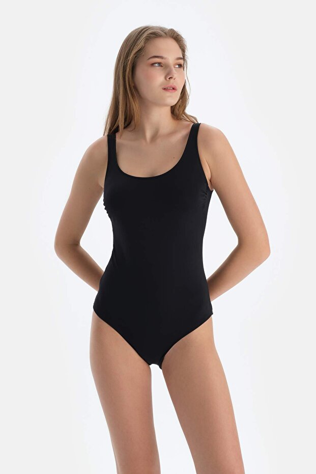 Siyah U Yaka Kalın Askılı Mayo - 4